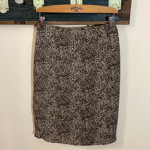 2/$25 90’s Jones Designs Leopard Print Skirt Size 10 - Picture 3 of 14